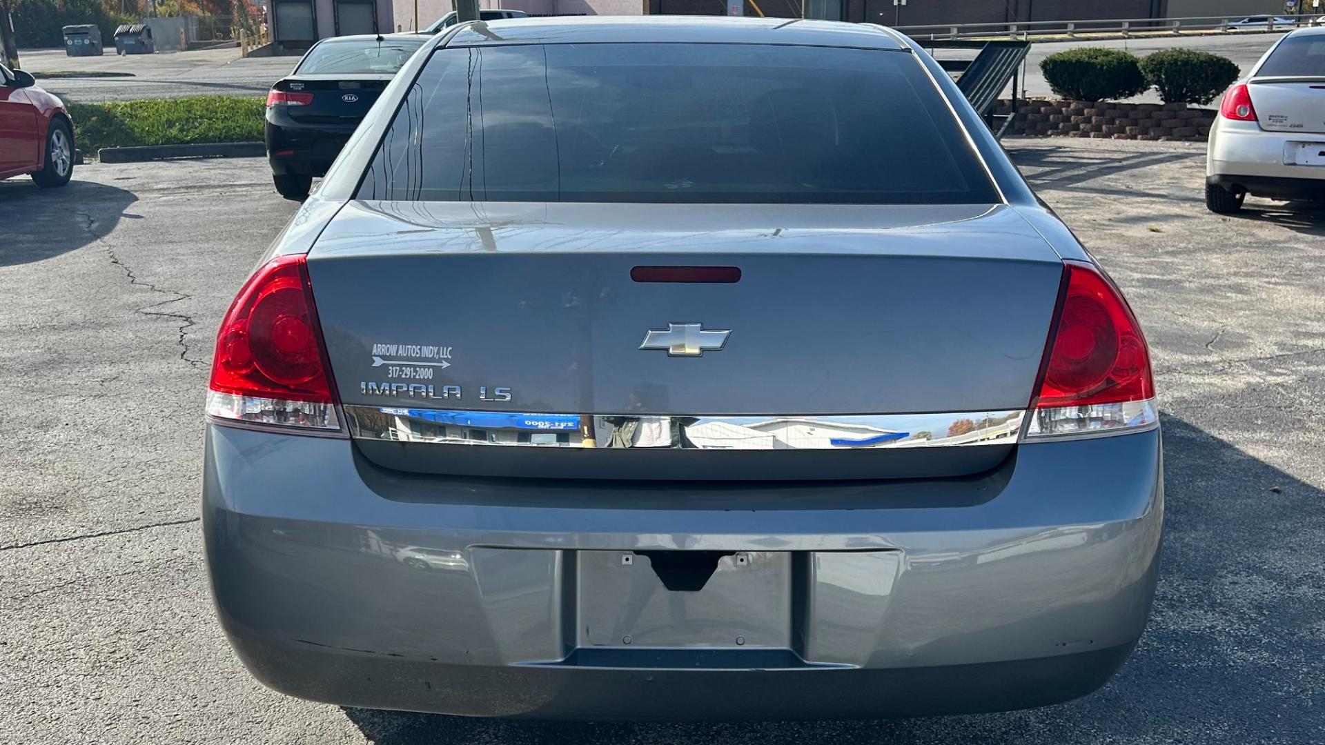 2006 GRAY /GRAY Chevrolet Impala LS (2G1WB55K169) , located at 2710A Westlane Rd., Indianapolis, IN, 46268, (317) 291-2000, 39.885670, -86.208160 - Photo#2